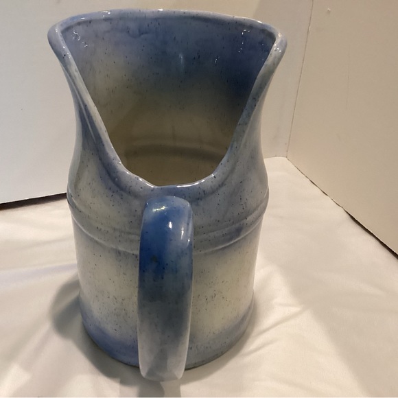 Country Farmhouse Pitcher Milk Crock Tea Water Pitcher Stoneware Blue/White - Picture 6 of 9
